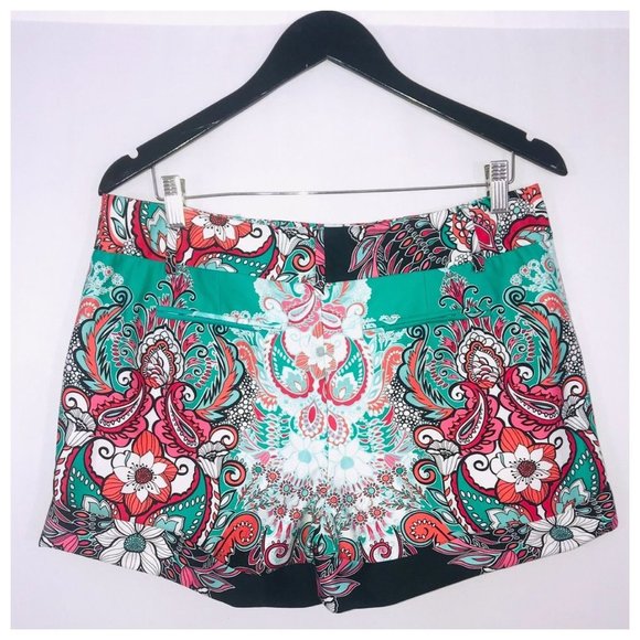 Green & White Multi Color Shorts - Picture 2 of 3